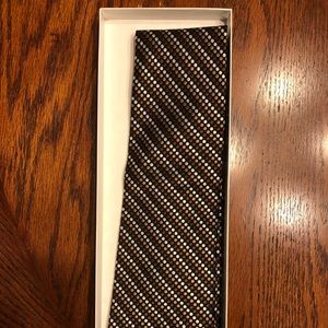 Men’s Brown with dots tie